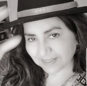 Meet your Posher, Mayra